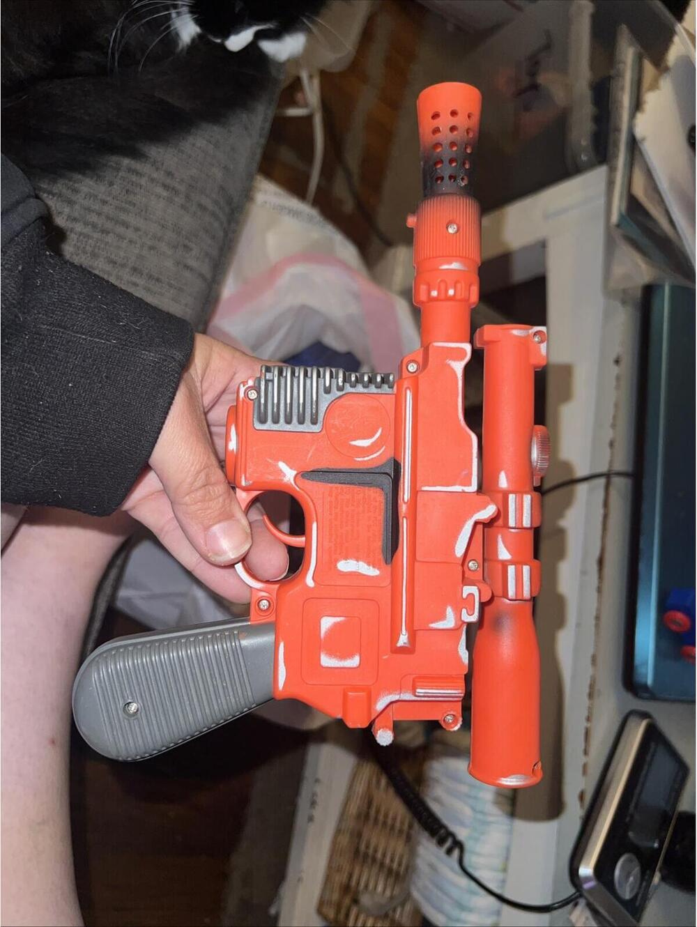 vintage 1996 Star Wars Han Solo DL-44 orange electronic heavy blaster